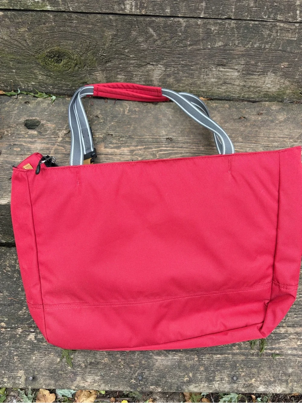 Pacsafe Red Slingsafe LX-series Anti-Theft Tote with Grey Strap Accents - Picture 5 of 5